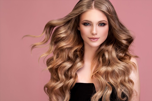 مراقبت از موهای فر قبل از حمام