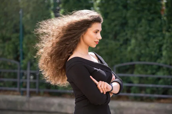 عادتهای اشتباهی که وز مو را تشدید میکنند