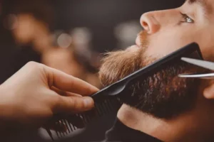 ۷ شانه ریش برتر برای ریشی مرتب و سالم + راهنمای استفاده صحیح